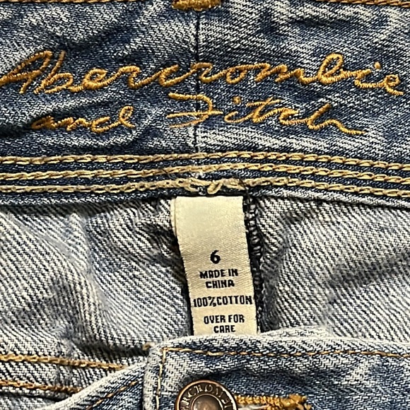 Abercrombie & Fitch Women’s Distressed Mini Skirt Size 6 - Picture 3 of 8